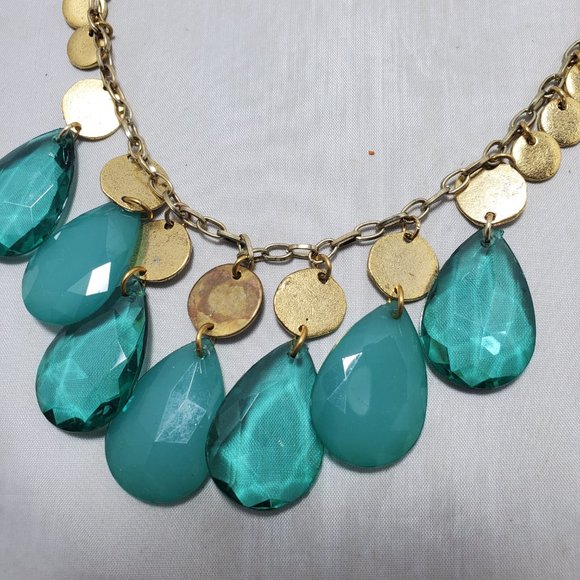 Bijou gold discs and a teal teardrop acrylic stone statement necklace, - Picture 2 of 8